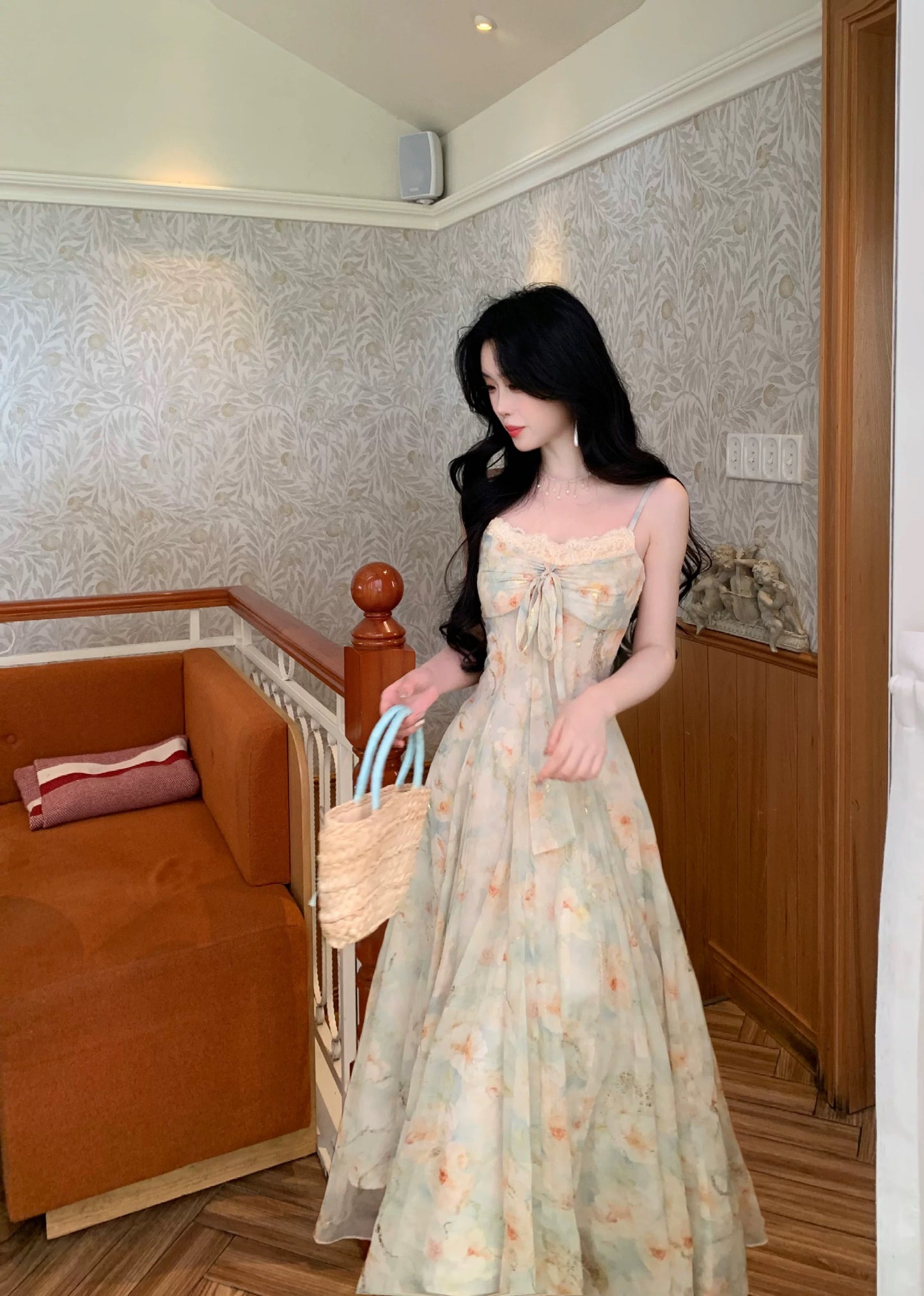 涟心蕊 碎花烫金蝴蝶结吊带连衣裙 Lianxinrui – Floral Foil-Print Bowknot Camisole Dress