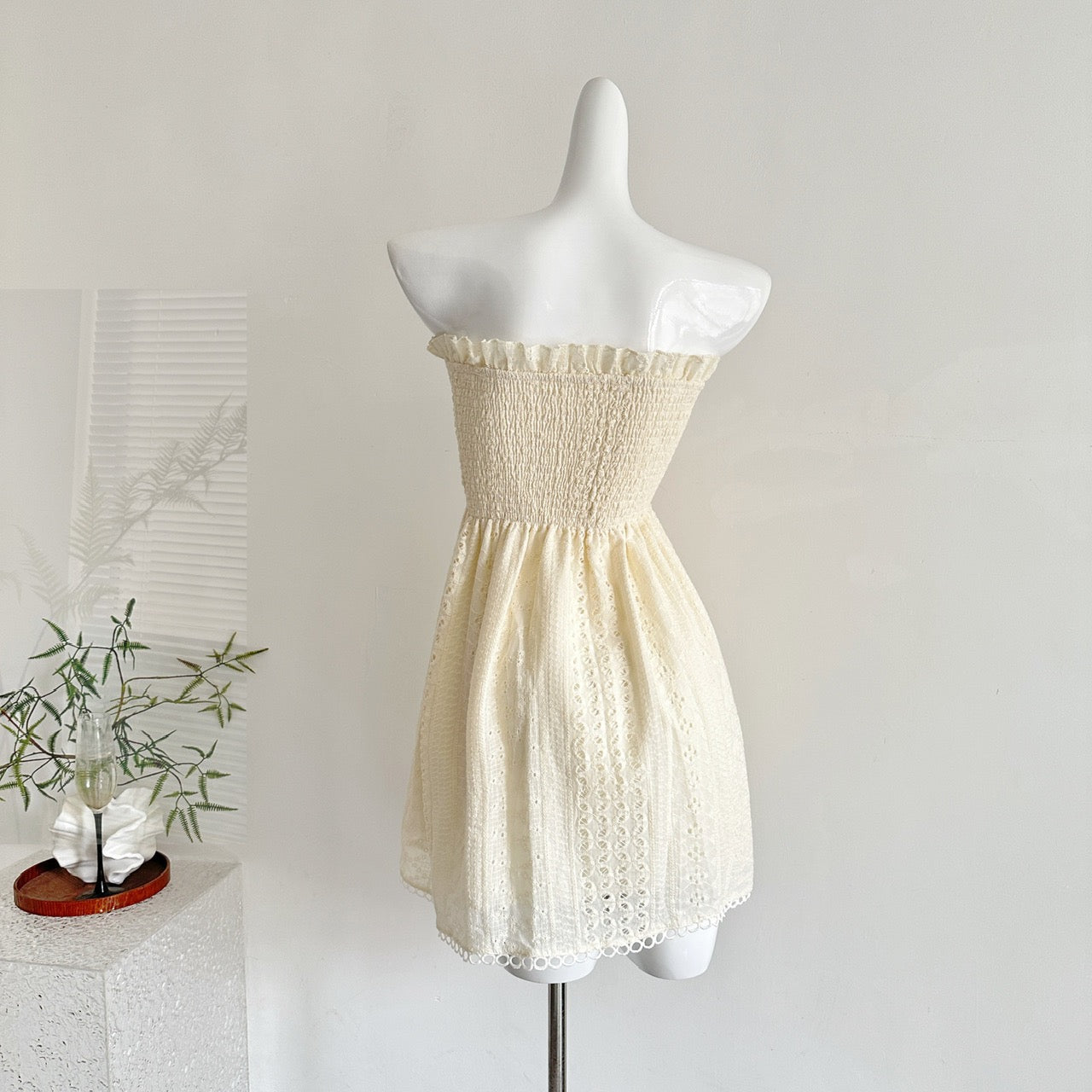 康鹏街31号 蕾丝抹胸镂空钩花连衣裙 Kangpeng Street, Lace Strapless Hollow Crochet Dress