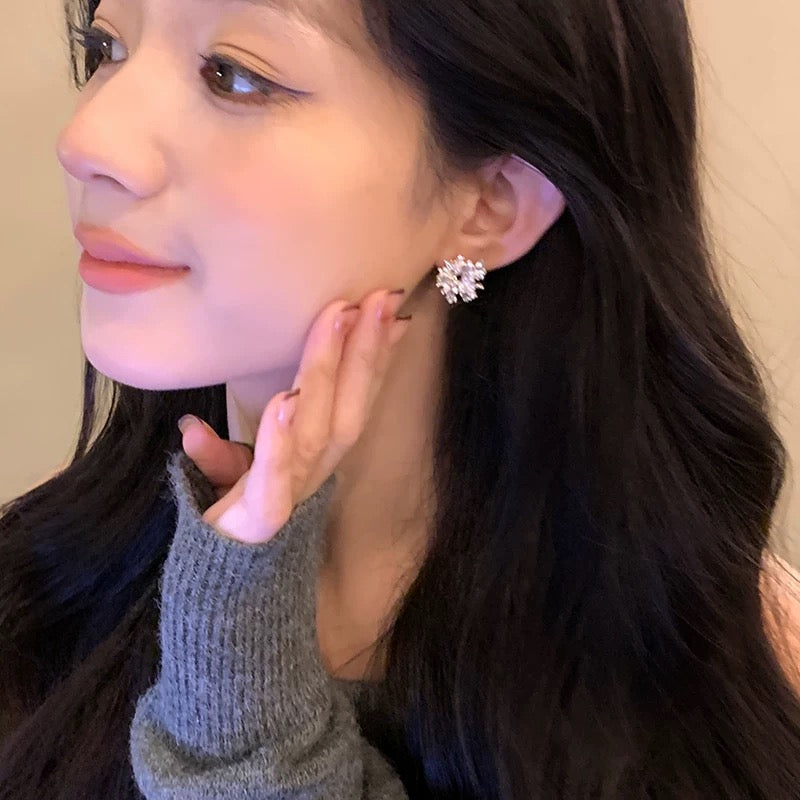 太阳花珍珠设计感耳环 Sunflower Pearl Design Earrings