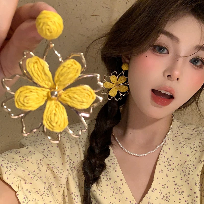 风吹岛屿 度假风编织太阳花朵耳环 Wind-Blown Island Vacation Style Woven Sunflower Earrings