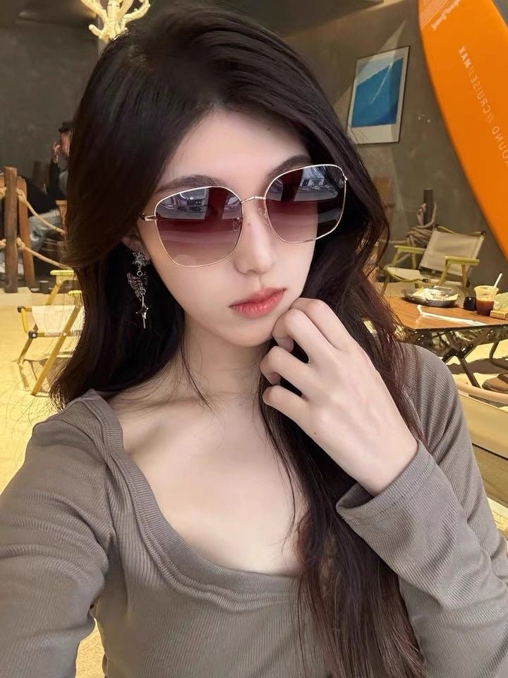 茶色渐变 金框时尚大框墨镜 Brown Gradient Oversized Sunglasses with Gold Frame
