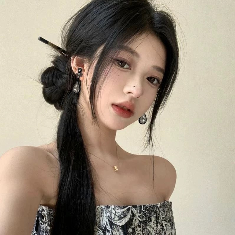 古韵黑琵琶 国风民族风典雅耳环 Elegant Black Pipa Earrings with Traditional Chinese Ethnic Style