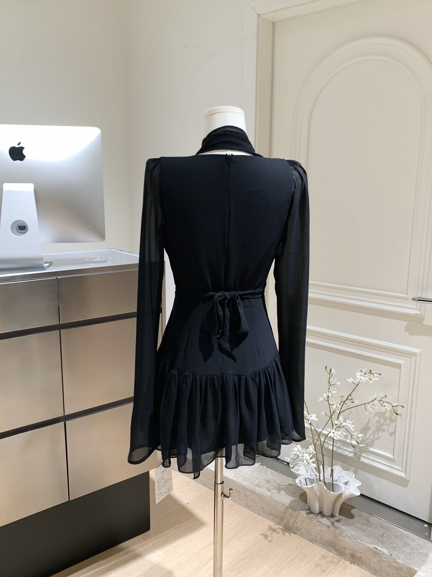 无法抗拒的紫 气质长袖短款连衣裙 Irresistible Purple Elegant Long-Sleeve Mini Dress