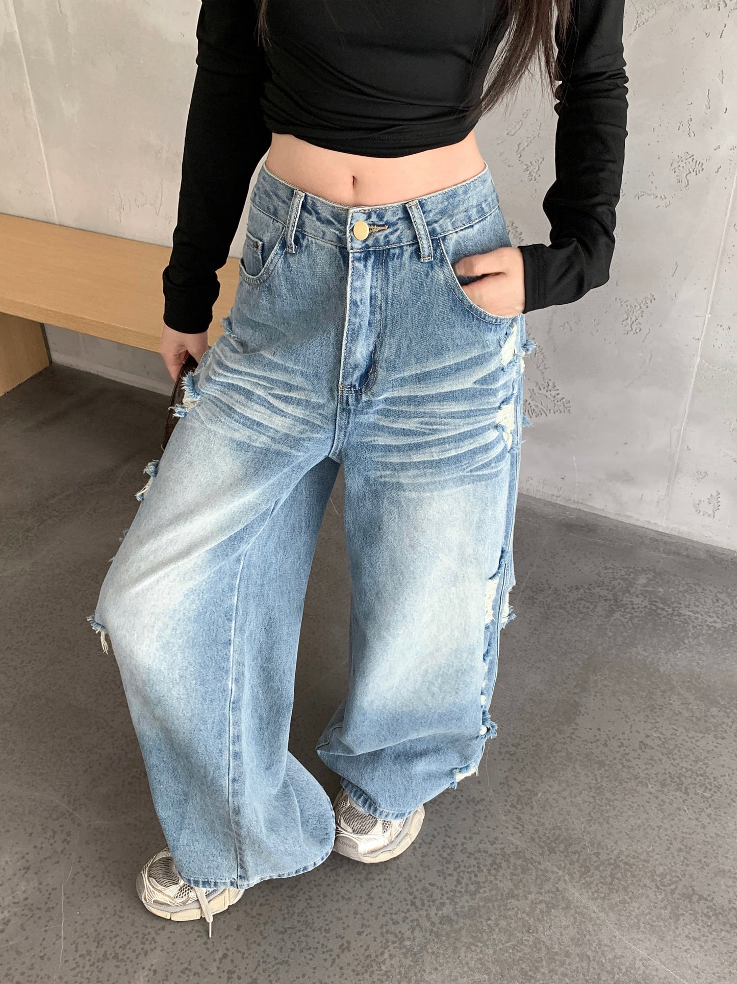 破格有型 破洞直筒牛仔低腰长裤 Rebel Style Low-Rise Straight-Leg Distressed Jeans
