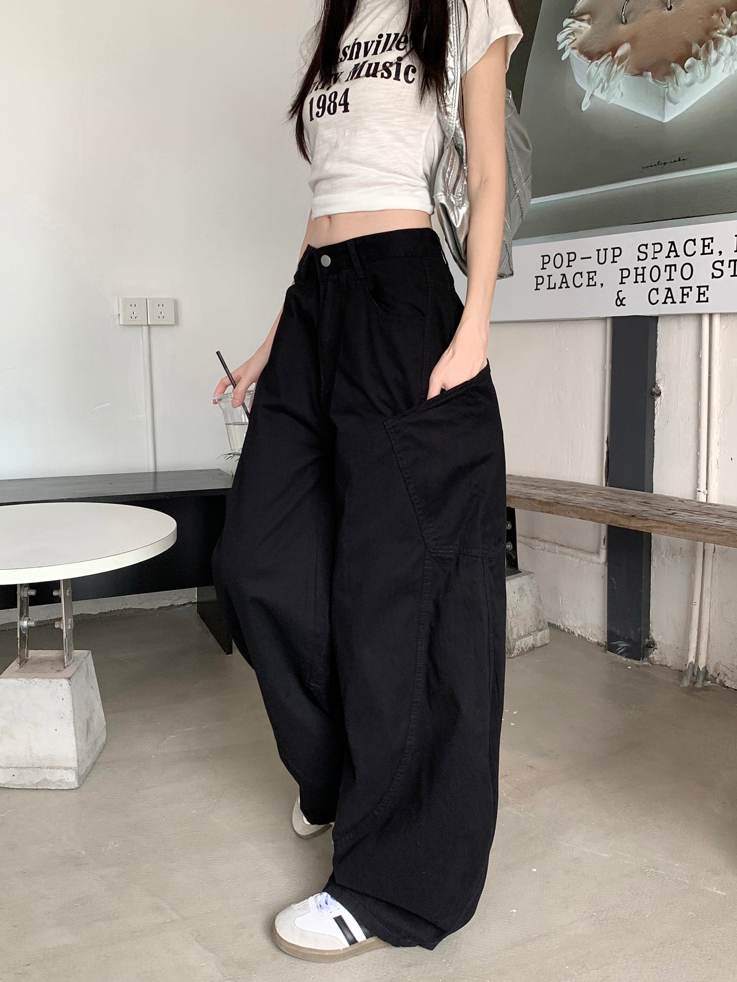 自有主张 弯刀设计美式大口袋牛仔裤 Statement Curved-Cut American Utility Jeans with Oversized Pockets