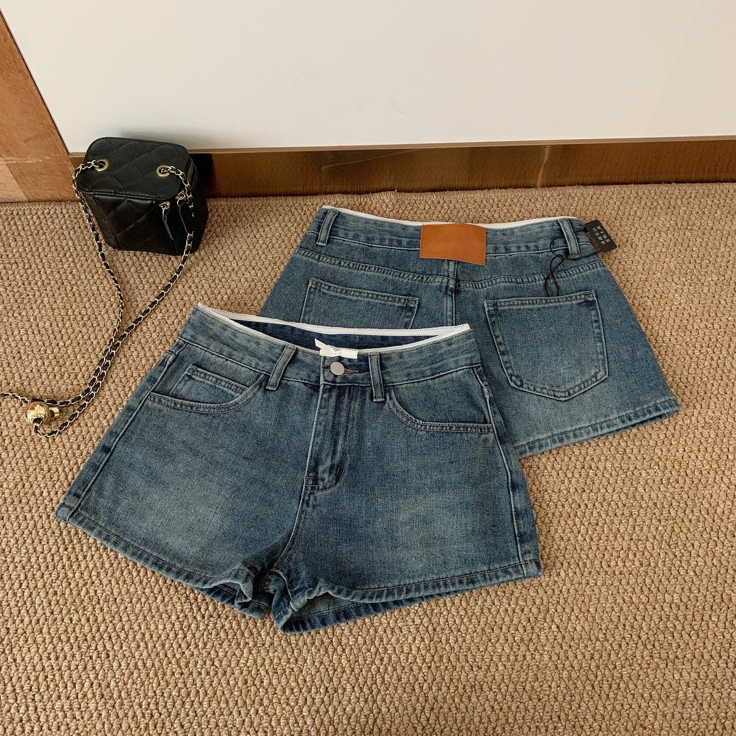 少女的独白 复古显瘦中高腰牛仔短裤 Girl’s Monologue Vintage Slim-Fit Mid-High Waist Denim Shorts