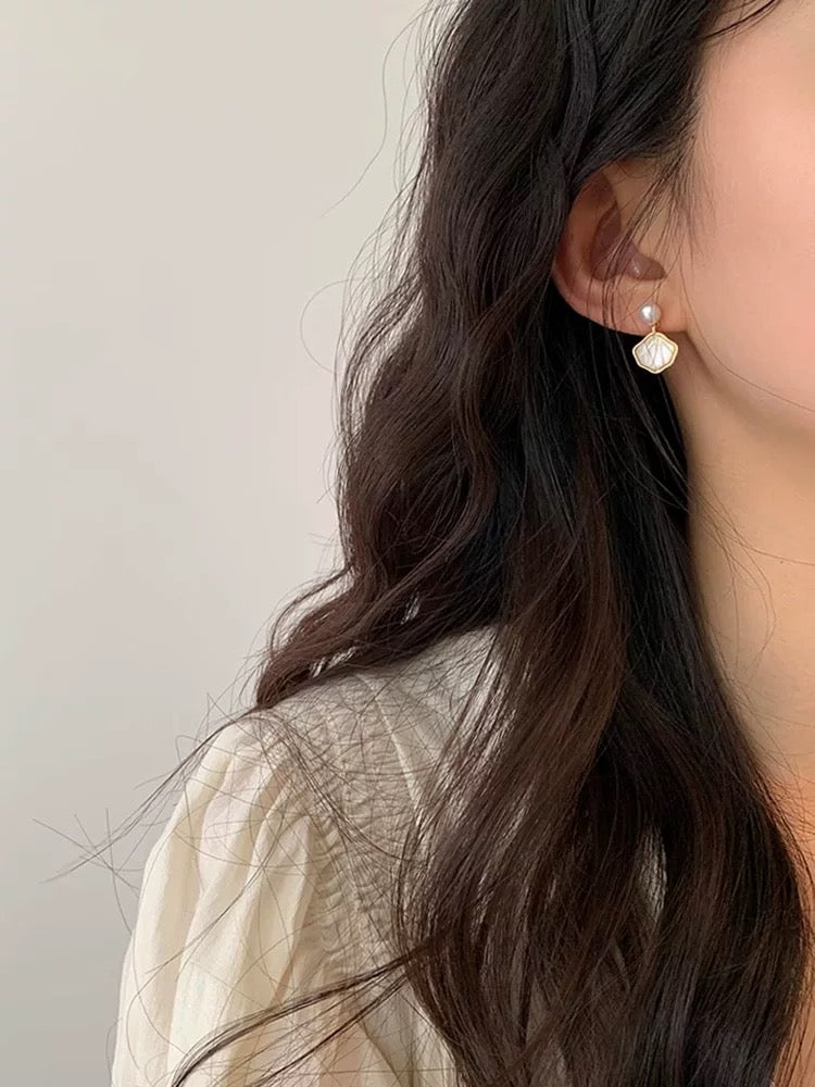 轻奢贝壳 珍珠时尚耳夹耳针 Elegant Shell & Pearl Fashion Earrings – Clip-On & Pierced Styles