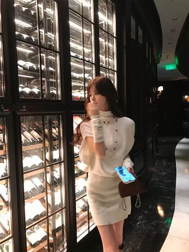 韩系千金 纯秋冬斗篷型针织连衣裙 Korean Elegant Solid Color Cape-Style Knit Dress