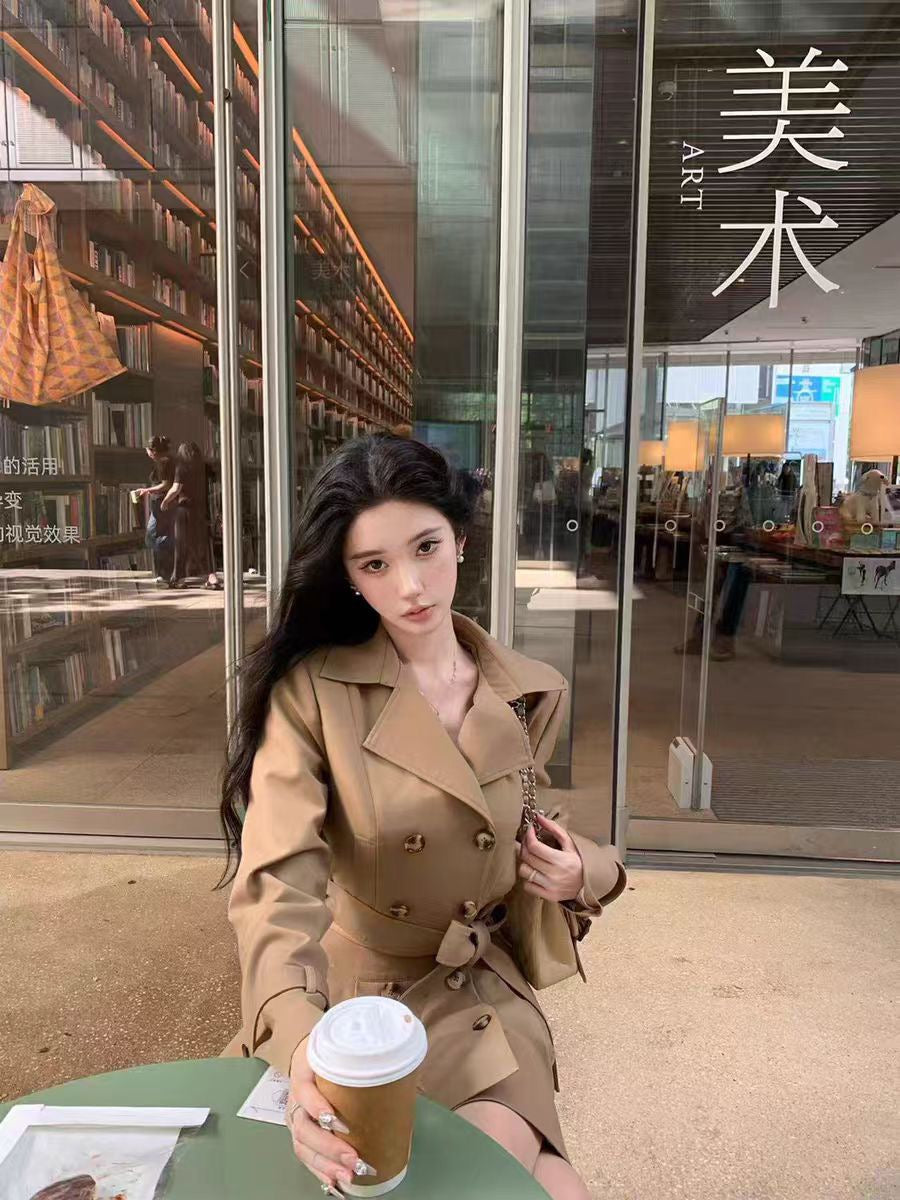 英伦恋歌 秋冬排扣短款风衣 British Love Song Autumn/Winter Buttoned Short Trench Coat
