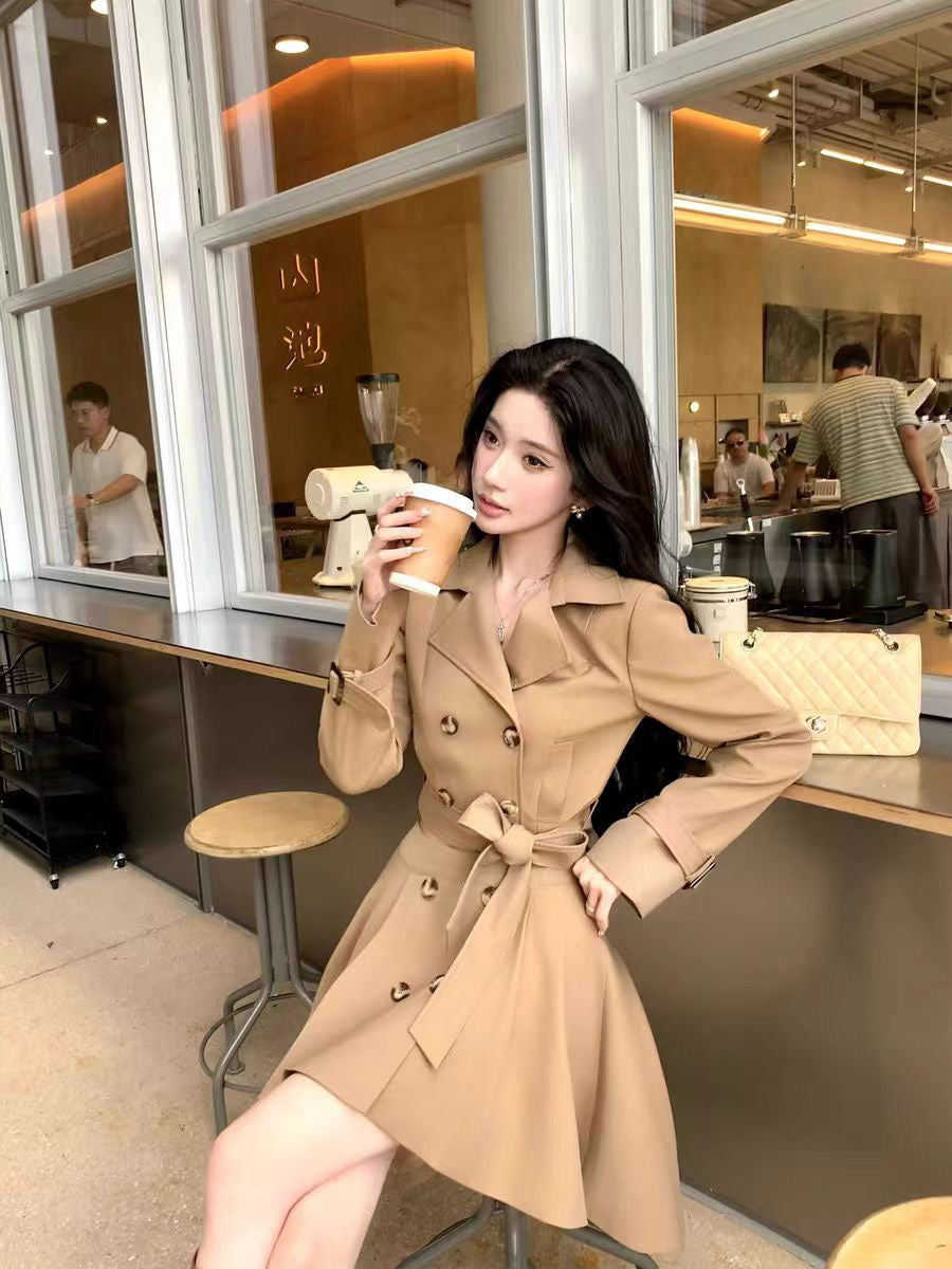 英伦恋歌 秋冬排扣短款风衣 British Love Song Autumn/Winter Buttoned Short Trench Coat