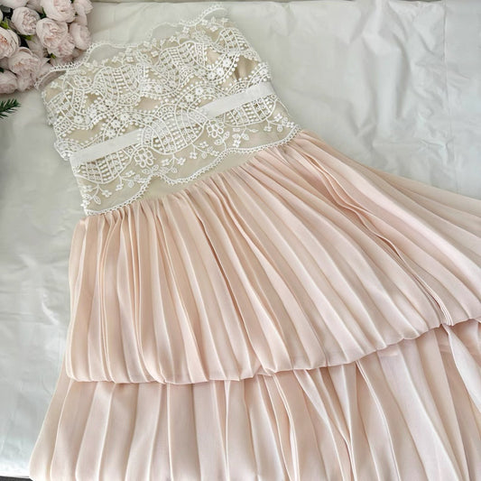 香氛美人 蕾丝边百褶抹胸连衣裙 Fragrance Beauty · Lace-Trim Pleated Strapless Dress