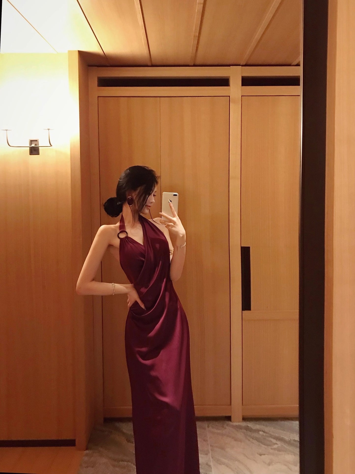 夜川轻昼 醋酸缎面红色连衣裙 Night River - Red Acetate Satin Dress