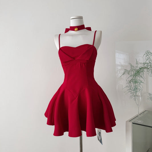 呛口小辣椒 甜辣风吊带带胸垫红色连衣裙 Sweet-and-Spicy Style Red Spaghetti-Strap Padded Dress