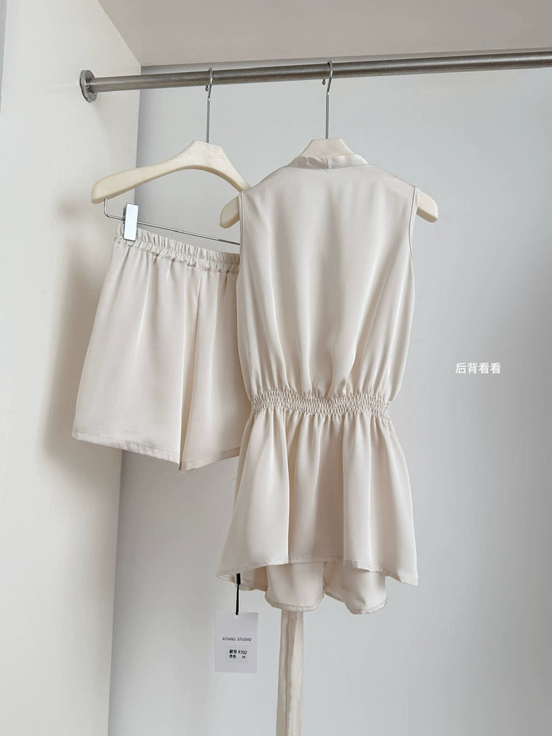 都市名媛 系带衬衣高腰短裤套装 Urban Socialite Tie-Front Shirt and High-Waisted Shorts Set