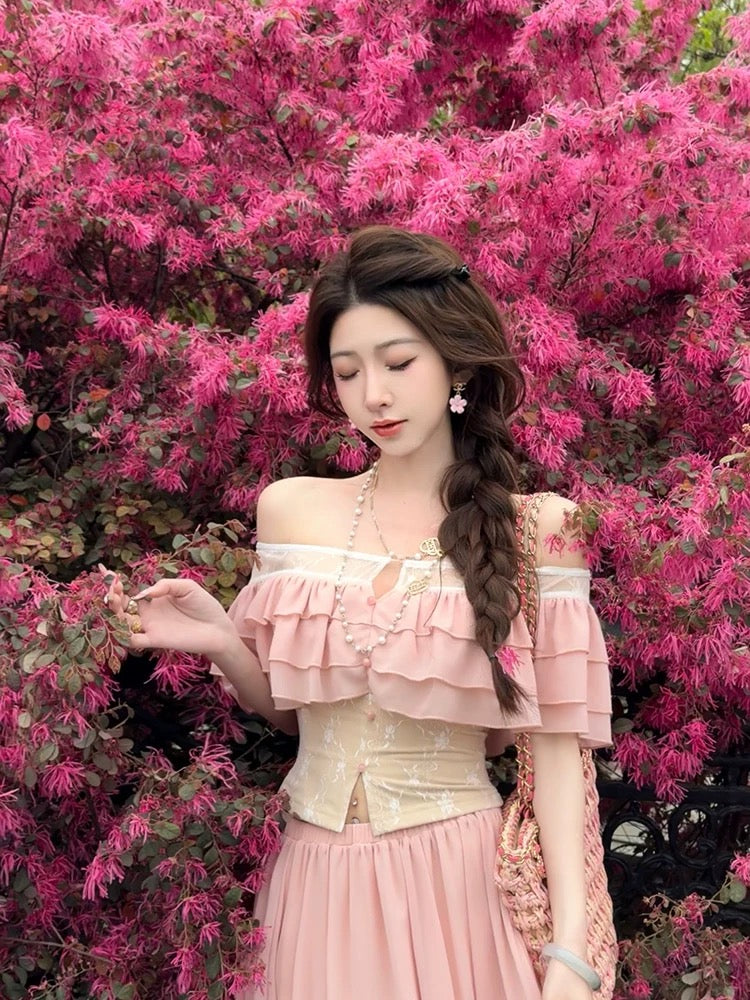 一字晴光 蕾丝拼接一字领雪纺半裙套装 Summer Light Lace Patchwork Off-Shoulder Chiffon Top and Skirt Set