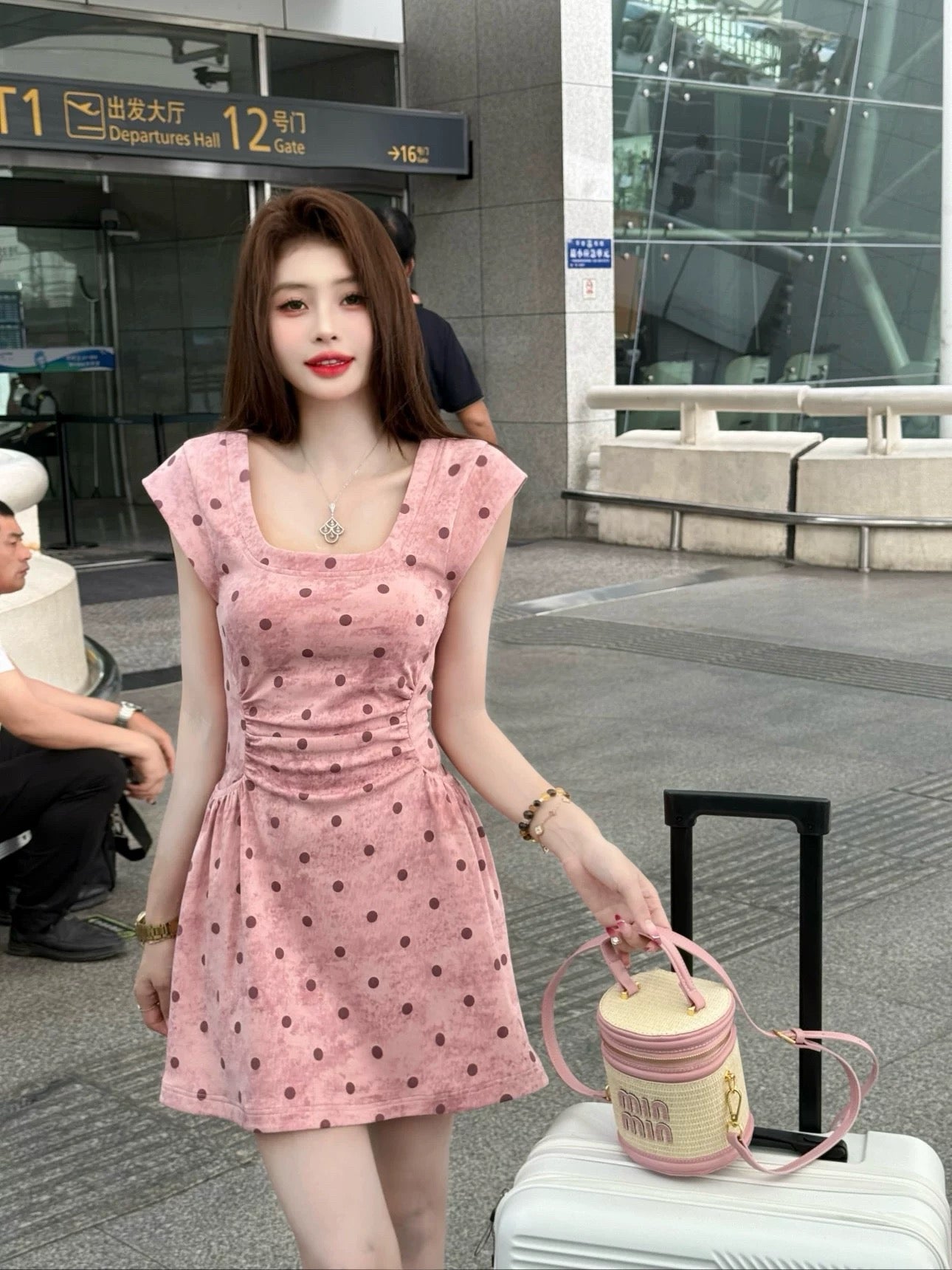美娜气质 波点韩系甜美减龄连衣裙 Mina-Style Polka Dot Korean Sweet & Youthful Dress