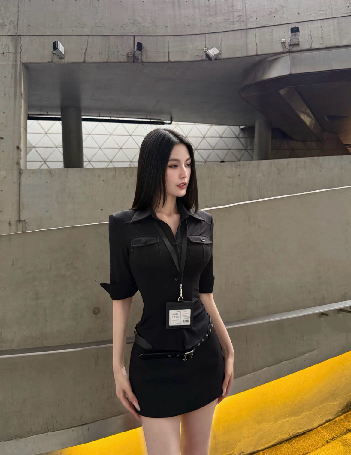 欧美辣妹 性感西装衬衫中袖上Western Hot Sexy Slim-Fit Blazer-Collar Button-Up Blouse