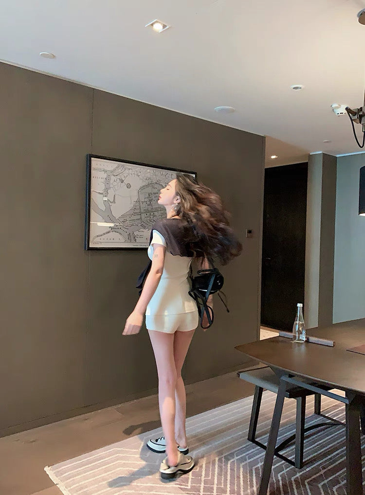 极简少女 气质轻熟简约三件套 Minimalist Girl – Elegant & Effortless 3-Piece Set
