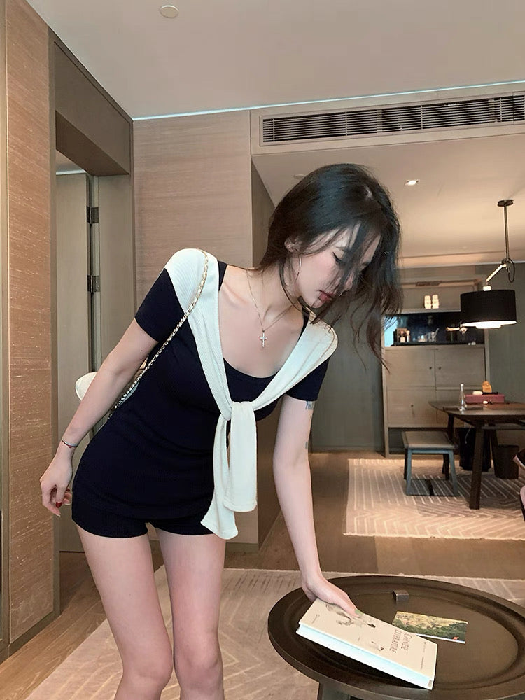 极简少女 气质轻熟简约三件套 Minimalist Girl – Elegant & Effortless 3-Piece Set