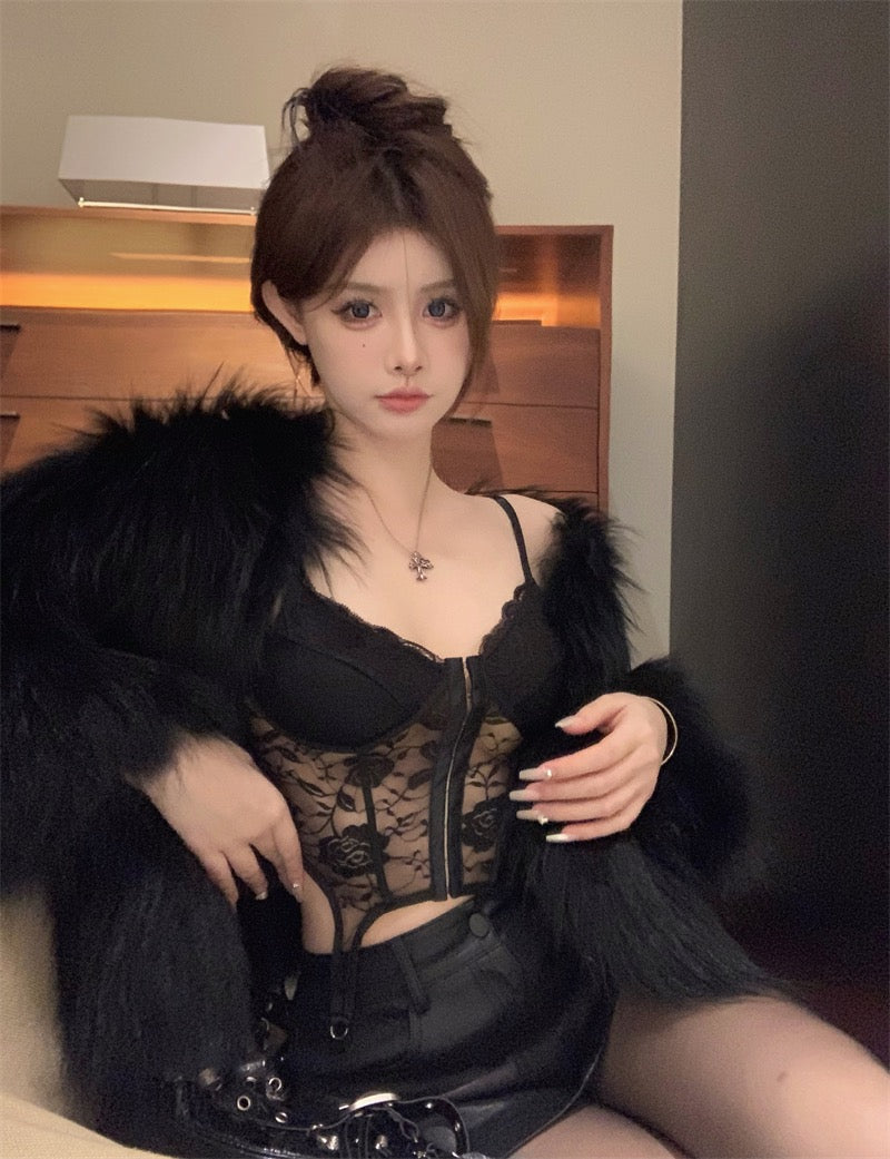 草莓布蕾 蕾丝内搭外穿小背心上衣 Strawberry Brûlée Lace Camisole Top – Wear Alone or as Inner Layer