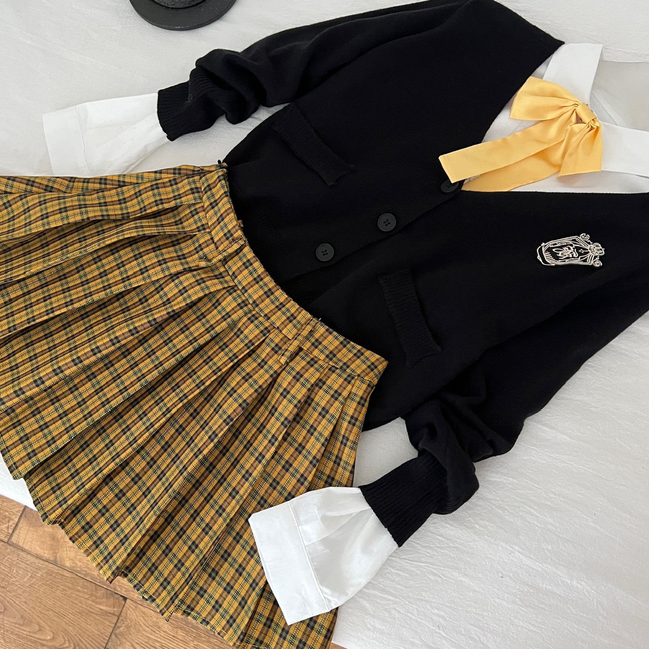 东京女大 JK学院风开衫衬衫半裙套装 Tokyo Women’s University JK Academy-Style Cardigan, Shirt, and Skirt Set