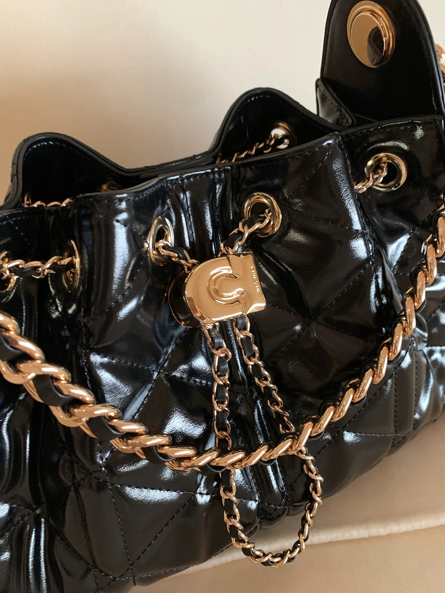 Lumière Glossy Quilted Chain Bag
