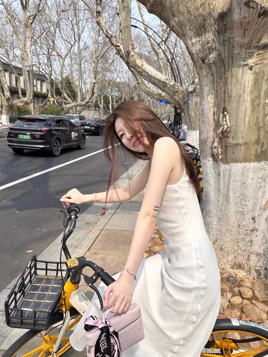 你很漂亮 百搭纯白单一连衣裙 A beautiful - versatile plain white dress