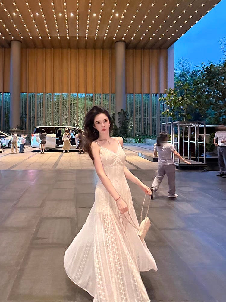 高级浪漫 蕾丝修身设计感白色长裙 High-end romantic stylish design white lace dress