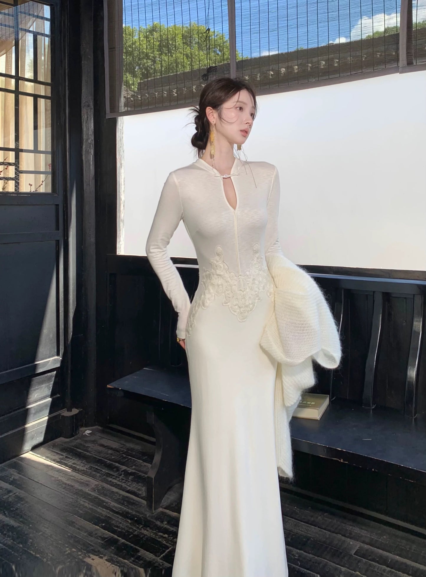 瓷生花 新中式复古盘扣开衫与旗袍连衣裙 Porcelain Blossom New Chinese-Style Vintage Frog-Button Cardigan and Qipao Dress