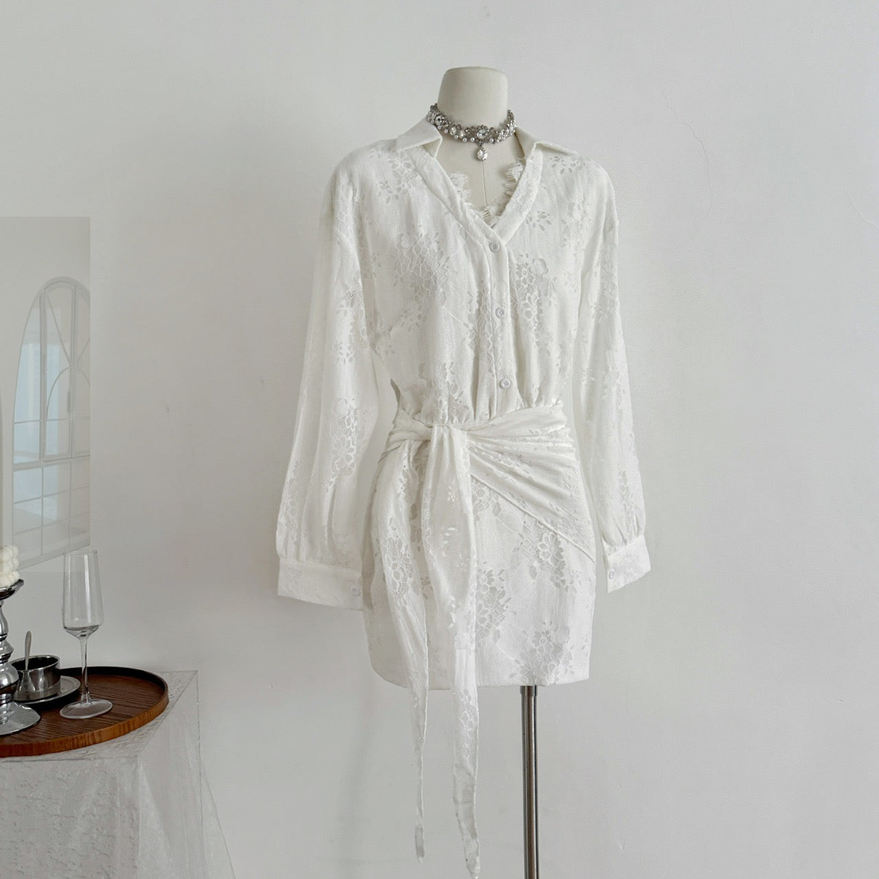 馥芮白茶 镂空蕾丝长袖衬衫裙 Flat White Tea Hollow Lace Long-Sleeve Shirt Dress