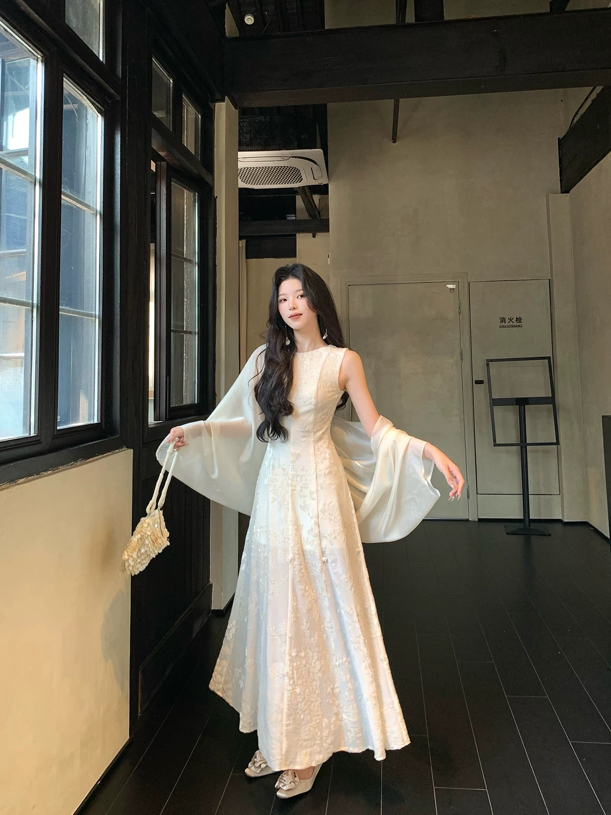 百变公主 温柔风一衣多穿连衣裙 Versatile Princess – Soft Feminine Multi-Way Dress