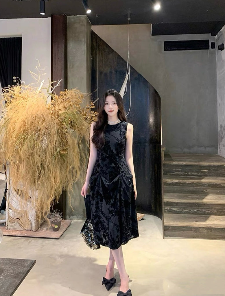 百变公主 温柔风一衣多穿连衣裙 Versatile Princess – Soft Feminine Multi-Way Dress