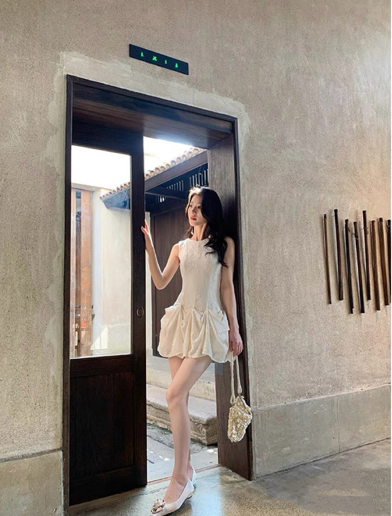 百变公主 温柔风一衣多穿连衣裙 Versatile Princess – Soft Feminine Multi-Way Dress