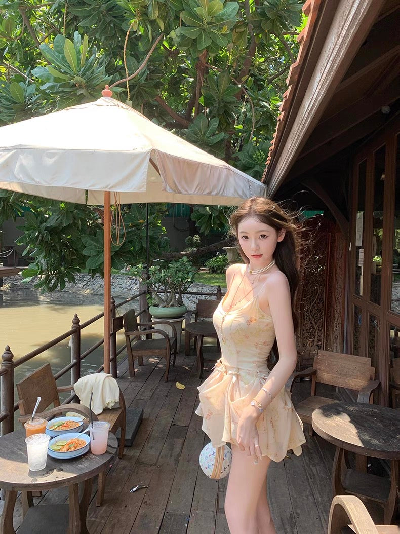 自由浪漫 折叠穿法花瓣连衣裙 Free-Spirited Romantic Petal Dress with Foldable Styling