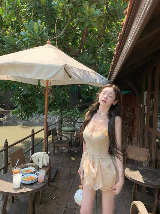 自由浪漫 折叠穿法花瓣连衣裙 Free-Spirited Romantic Petal Dress with Foldable Styling