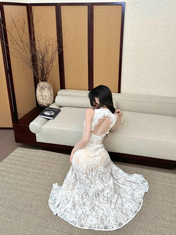 蕾丝女王 性感无袖蕾丝露背连衣裙 Lace Queen – Sexy Sleeveless Backless Lace Dress