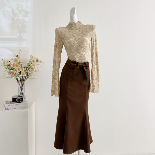 焦糖栗影 Chestnut Glow Skin-Friendly Lace Base Top & High-Waist Skirt Set