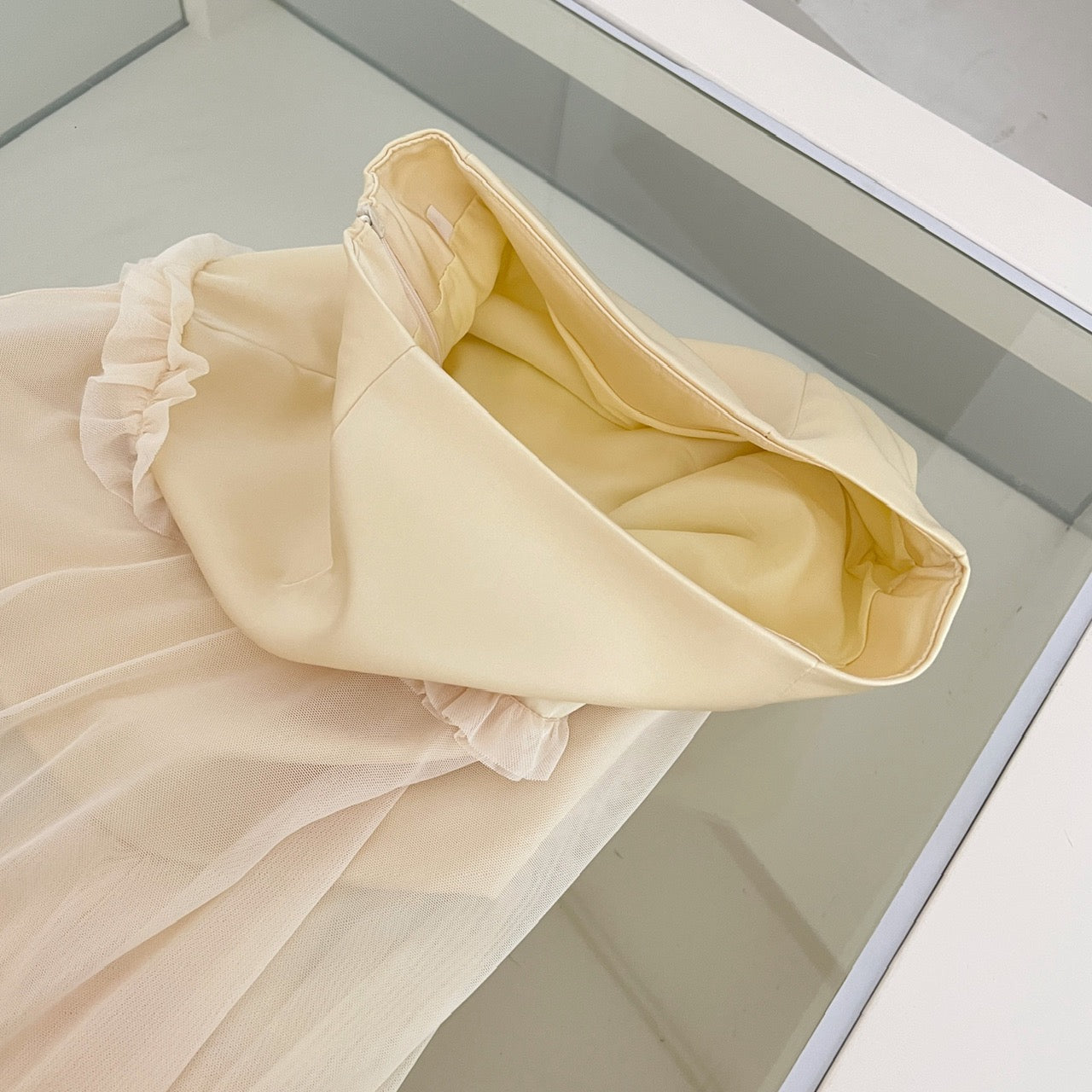 灿烂的她 荷叶边挂脖微透半裙套装 Radiant Her Ruffled Halter Neck Sheer Midi Skirt Set