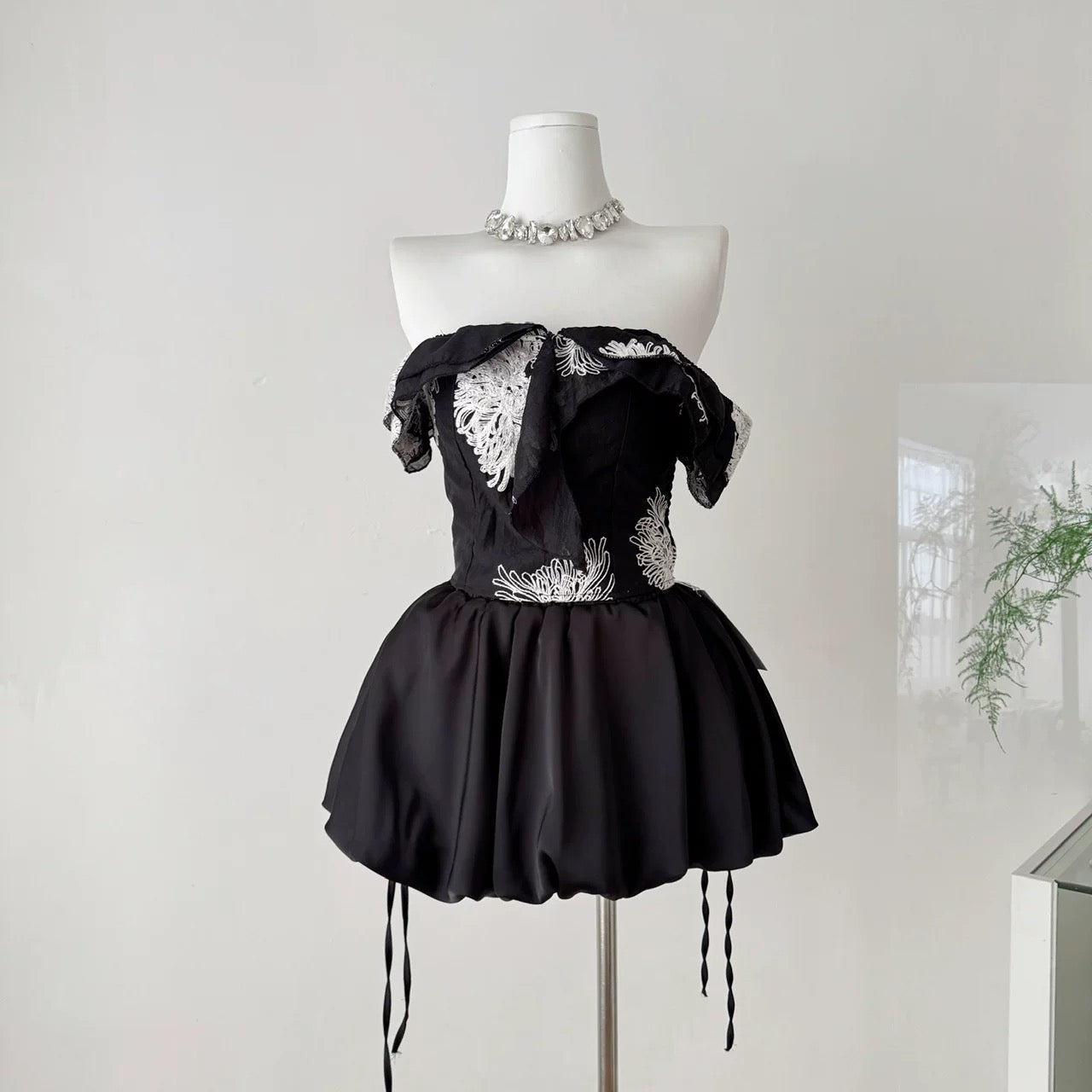 赛尔少女 减龄一字肩花苞裙套装 Sailor-Inspired Off-Shoulder Puff Skirt Set