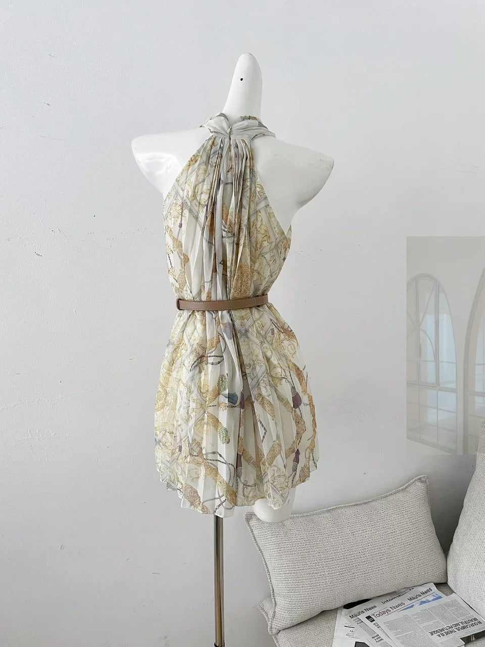 尼罗浮宫 交叉挂脖印花连衣裙 Nile Louvre Cross-Halter Printed Dress