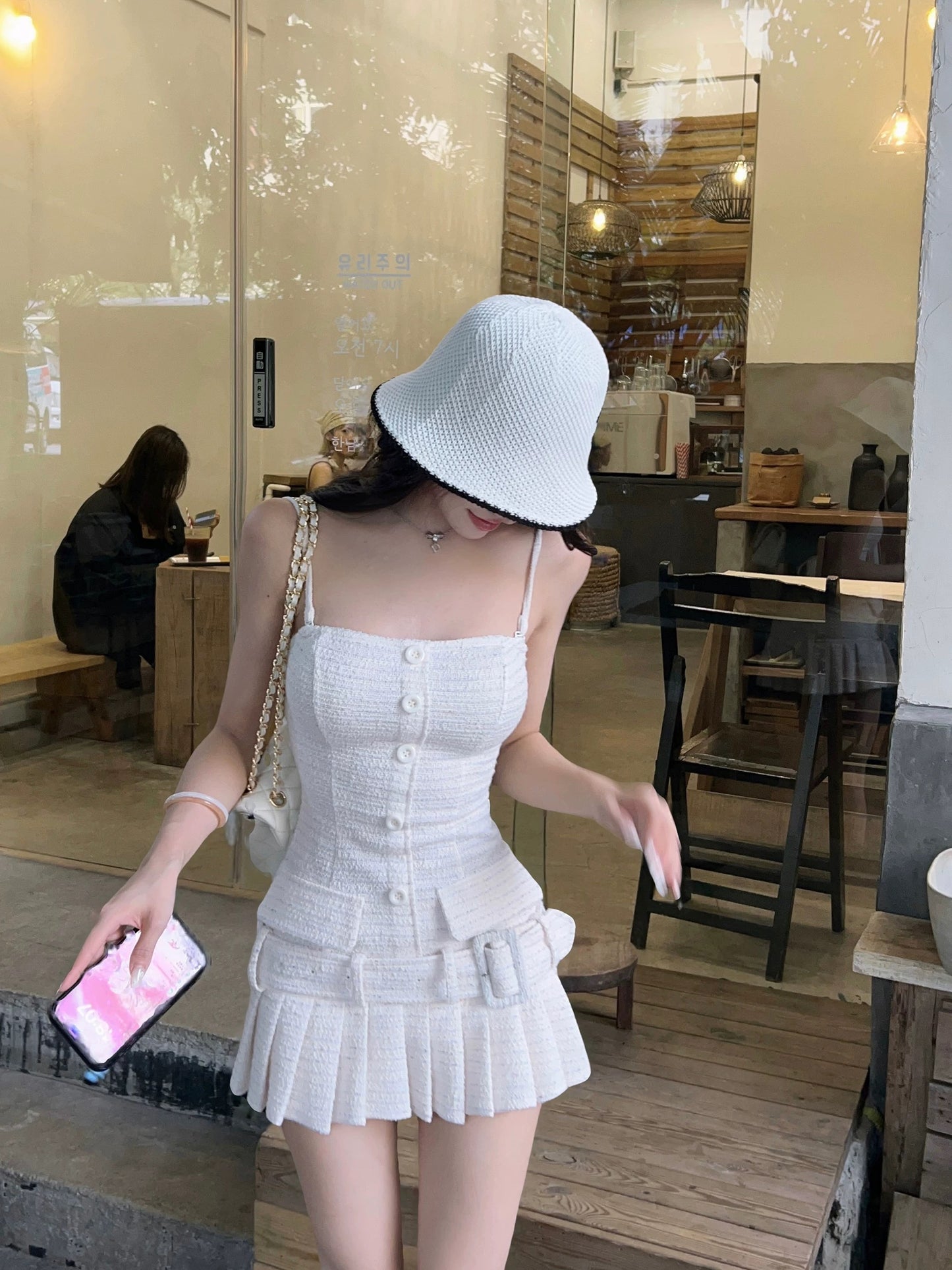 香香女孩 小香风吊带百褶半裙套装 Chanel Girl Chanel-Style Camisole and Pleated Skirt Set