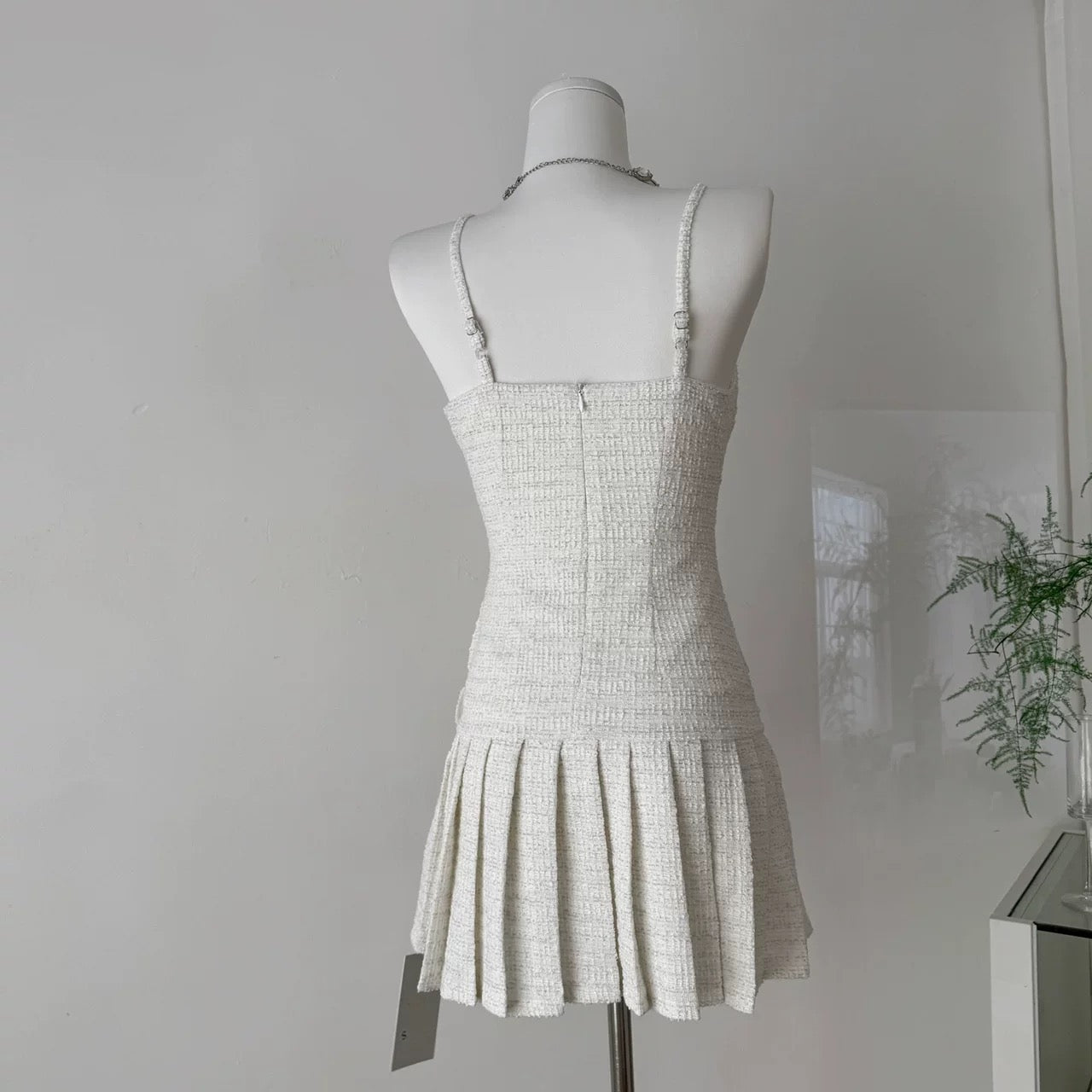 香香女孩 小香风吊带百褶半裙套装 Chanel Girl Chanel-Style Camisole and Pleated Skirt Set