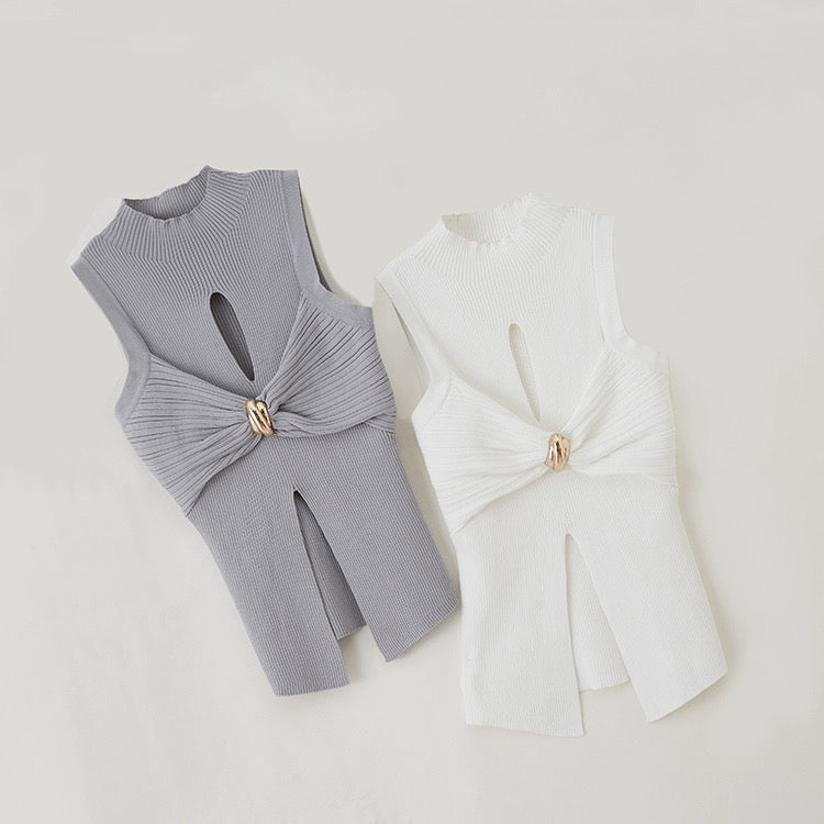 腰线杀手 扭结针织高领无袖上衣 Waistline Killer Twisted Knit High-Neck Sleeveless Top