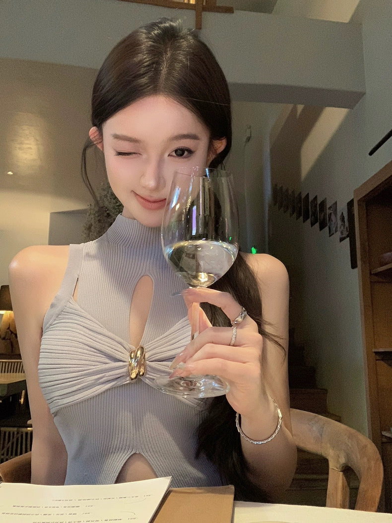 腰线杀手 扭结针织高领无袖上衣 Waistline Killer Twisted Knit High-Neck Sleeveless Top