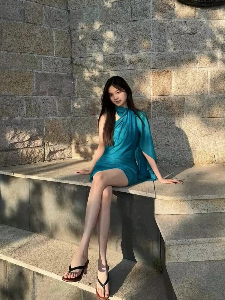 塞纳风信 流光蓝挂脖露肩连衣裙 Seine Breeze Iridescent Blue Halter Off-Shoulder Dress
