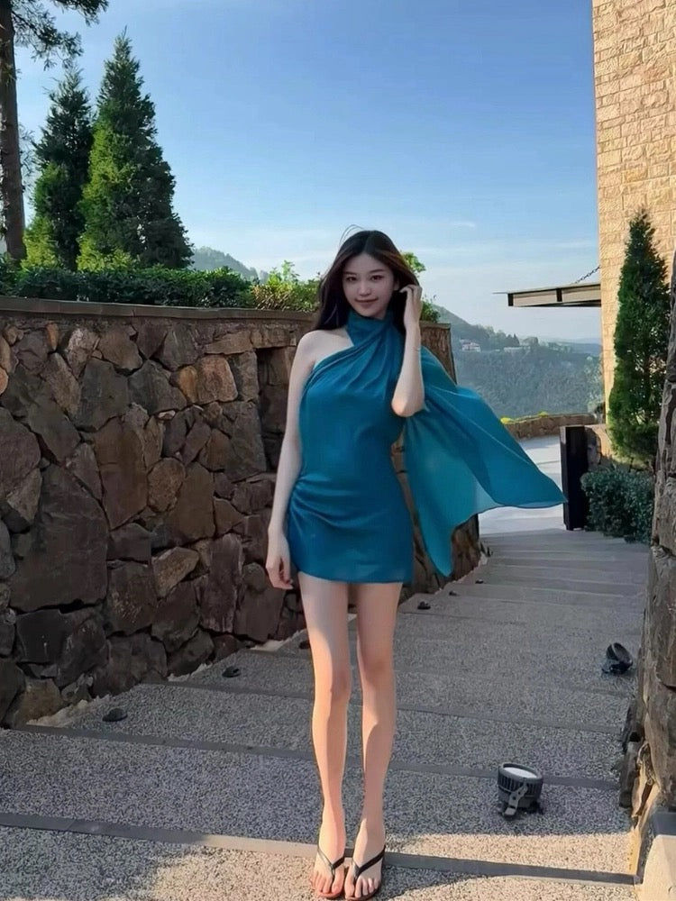 塞纳风信 流光蓝挂脖露肩连衣裙 Seine Breeze Iridescent Blue Halter Off-Shoulder Dress