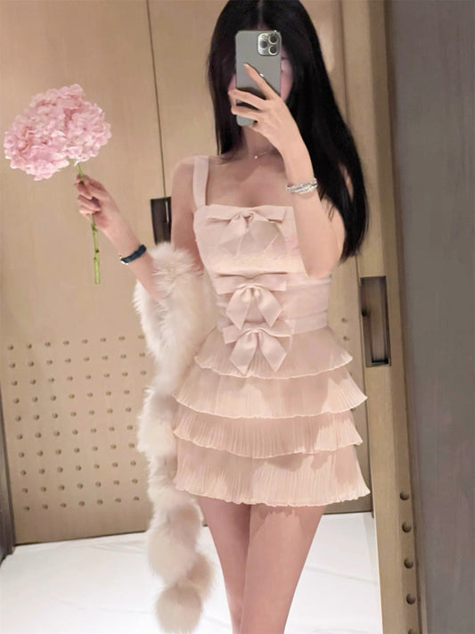 爱丽丝长款 蕾丝网纱连衣裙 Enchanted Alice Lace-Paneled Pleated Bow - Maxi Dress