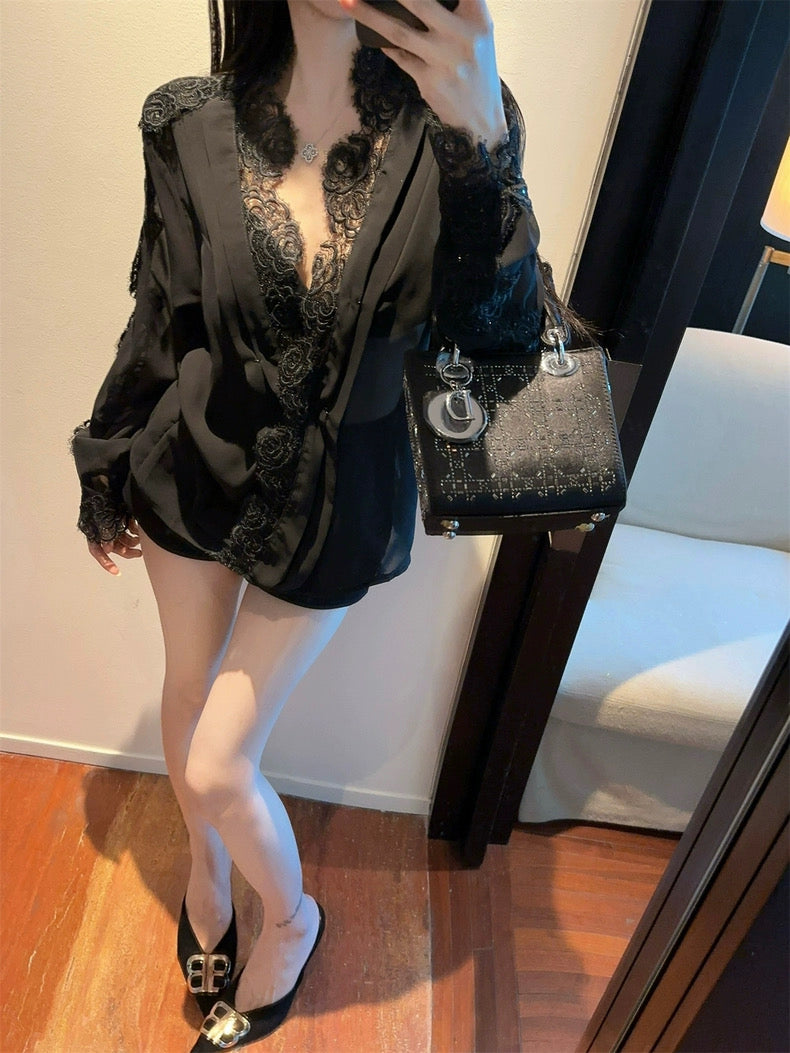 高智韩女 玫瑰蕾丝V领衬衫 Elegant Korean Style Rose Lace V-Neck Blouse