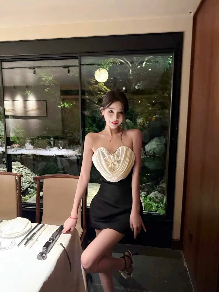 浪漫独宠 小众设计黑白玫瑰连衣裙 Exclusively Romantic – Niche Design Black and White Rose Dress