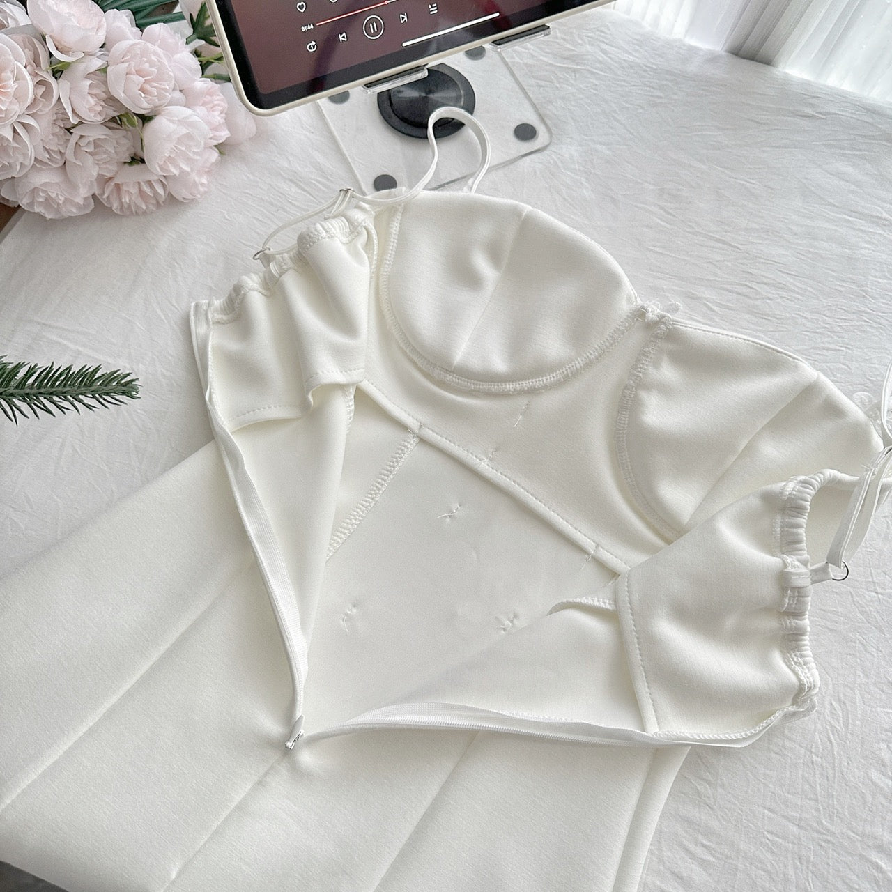 白色约定 立体花朵开叉连衣裙 White Promise 3D Floral Slit Dress